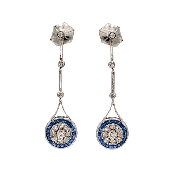 Platinum, diamonds and sapphires Decò pendant earrings