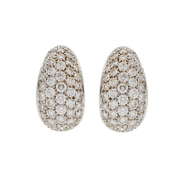 18kt white gold and pavé diamonds Lobe earrings