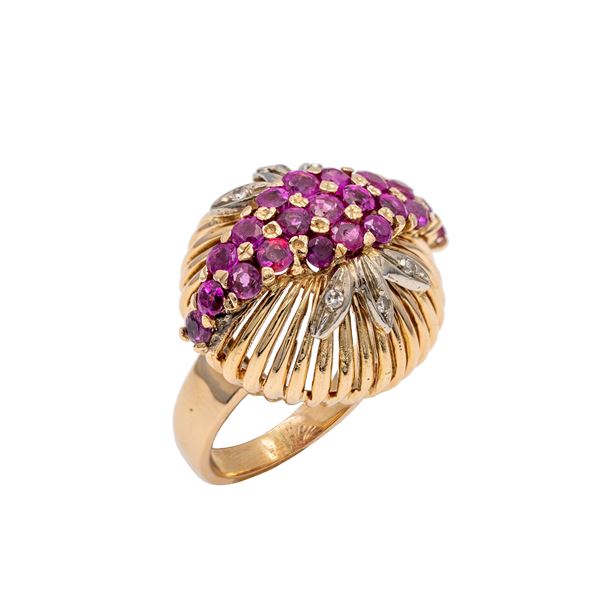 18kt yellow gold with rubies and diamonds Bombé ring