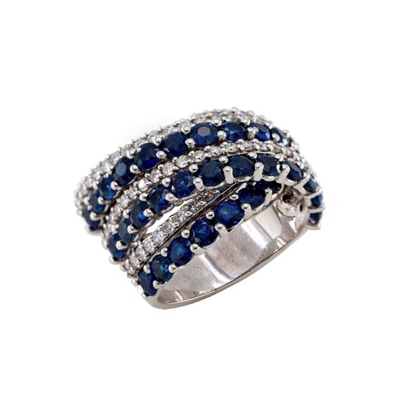 18kt white gold band ring
