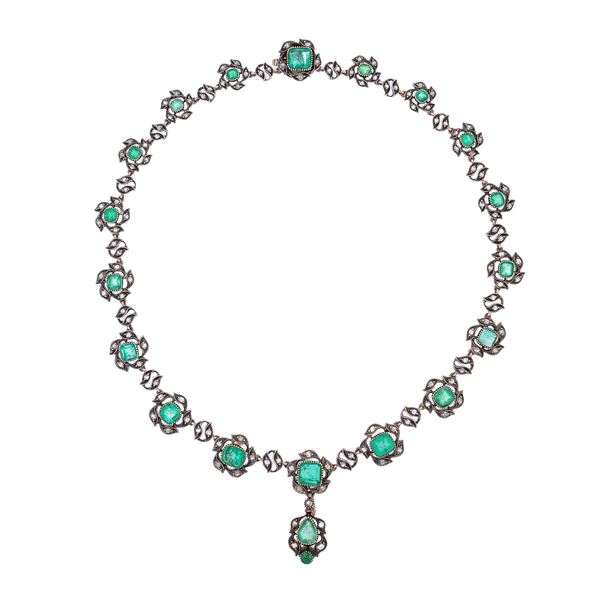 Antica collana in oro e argento smeraldi e rose di diamante