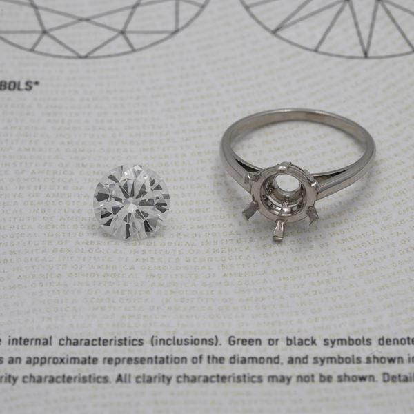 18kt white gold with 2.78 ct diamond Solitaire ring