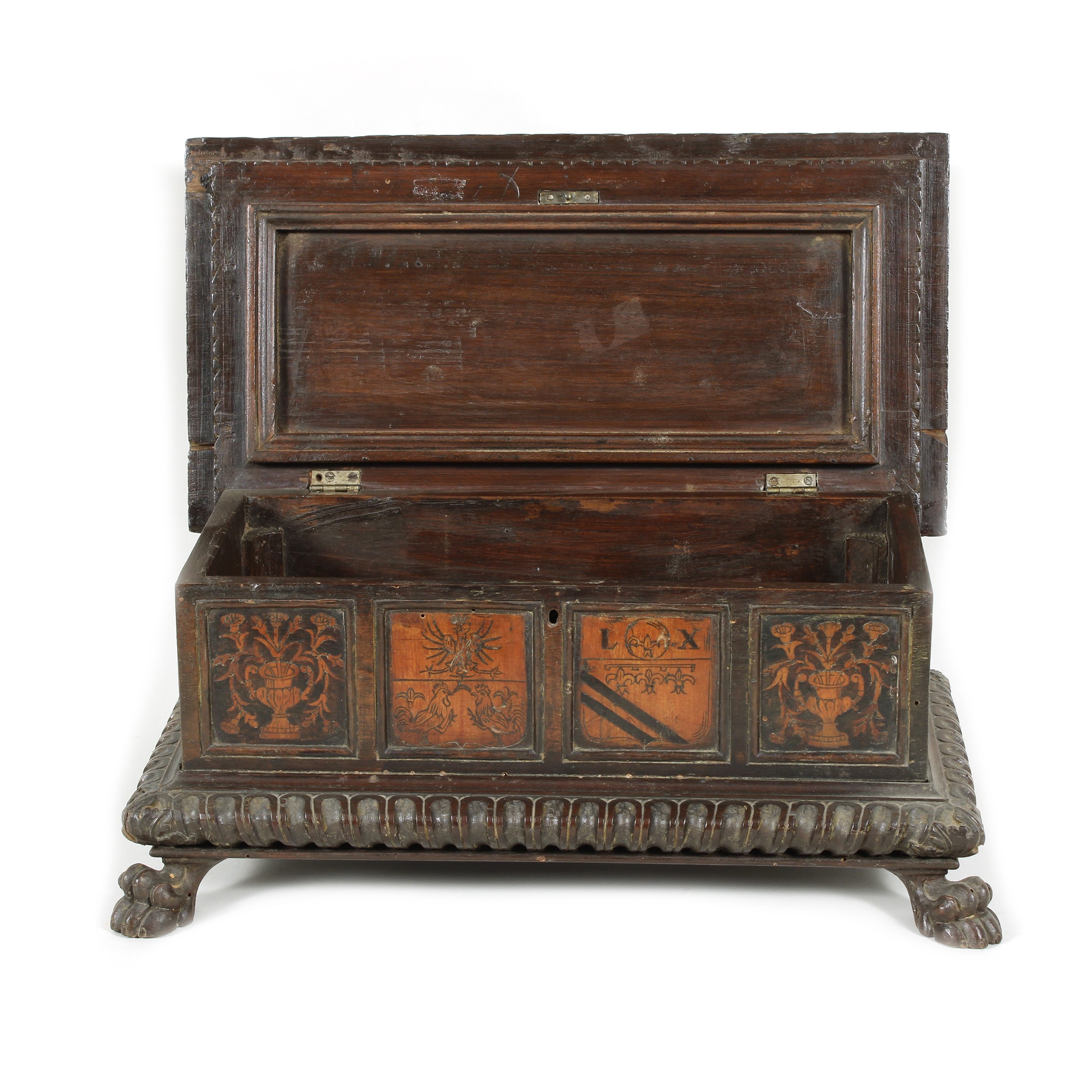 Modello di cassapanca in noce