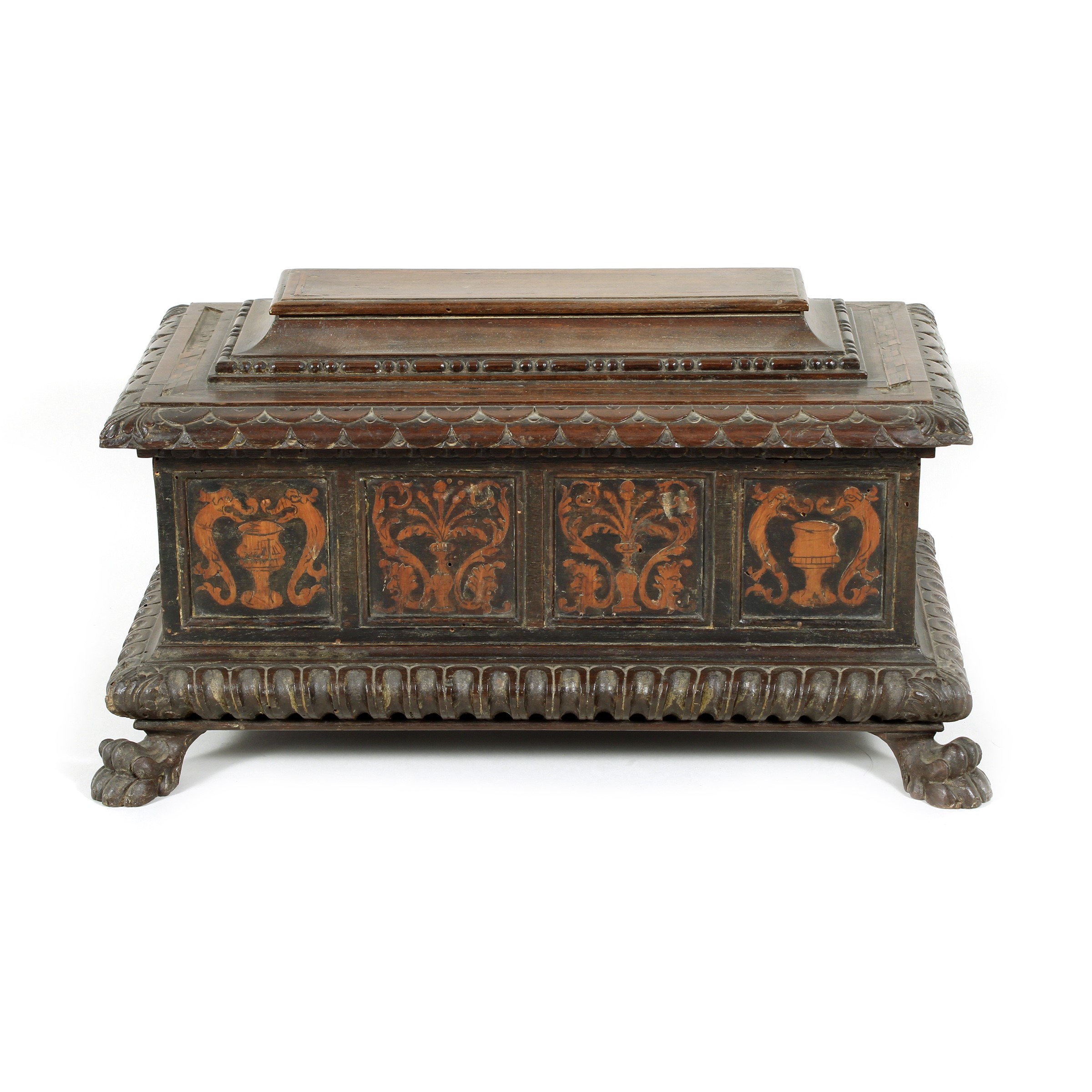 Modello di cassapanca in noce