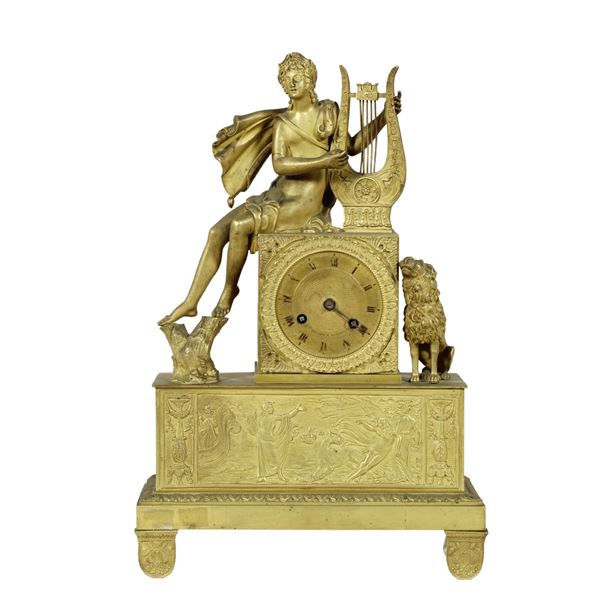 Gilded bronze table clock