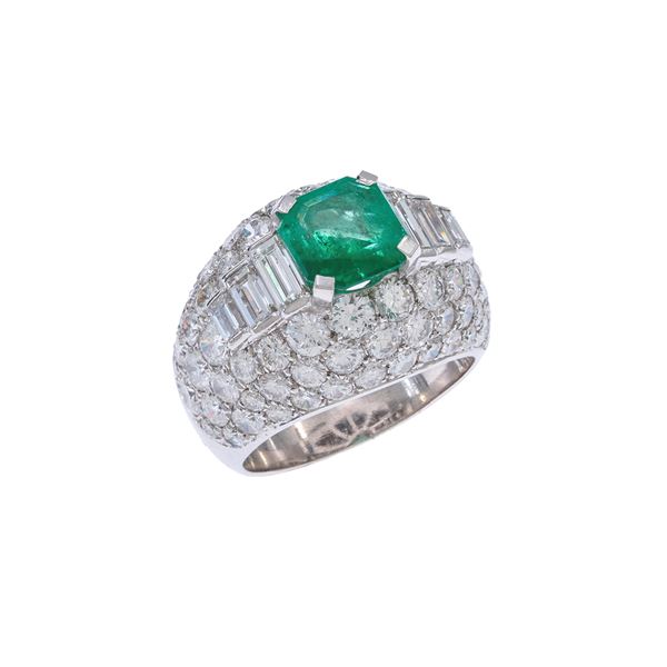 18kt white gold with natural Columbian emerald trumpet ring