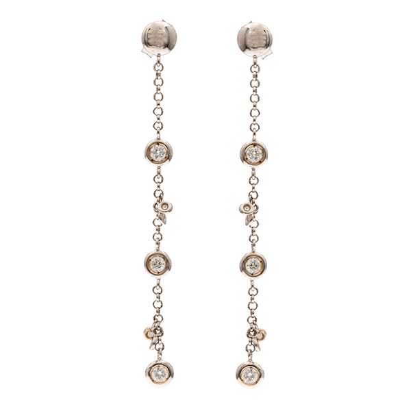 18kt white gold and diamonds penadant earrings