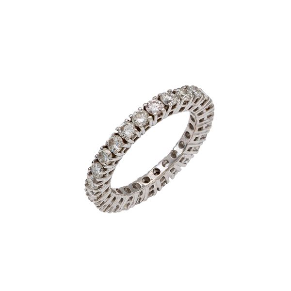 18kt white gold and diamonds ring