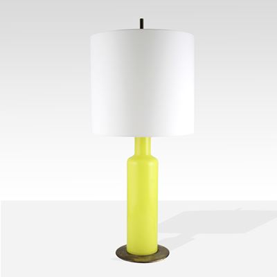 Prod. Stilnovo, Lampada da tavolo in ottone e vetro opalino giallo, anni '60