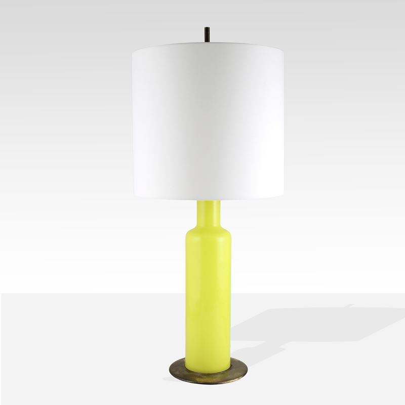 Prod. Stilnovo, Lampada da tavolo in ottone e vetro opalino giallo, anni '60