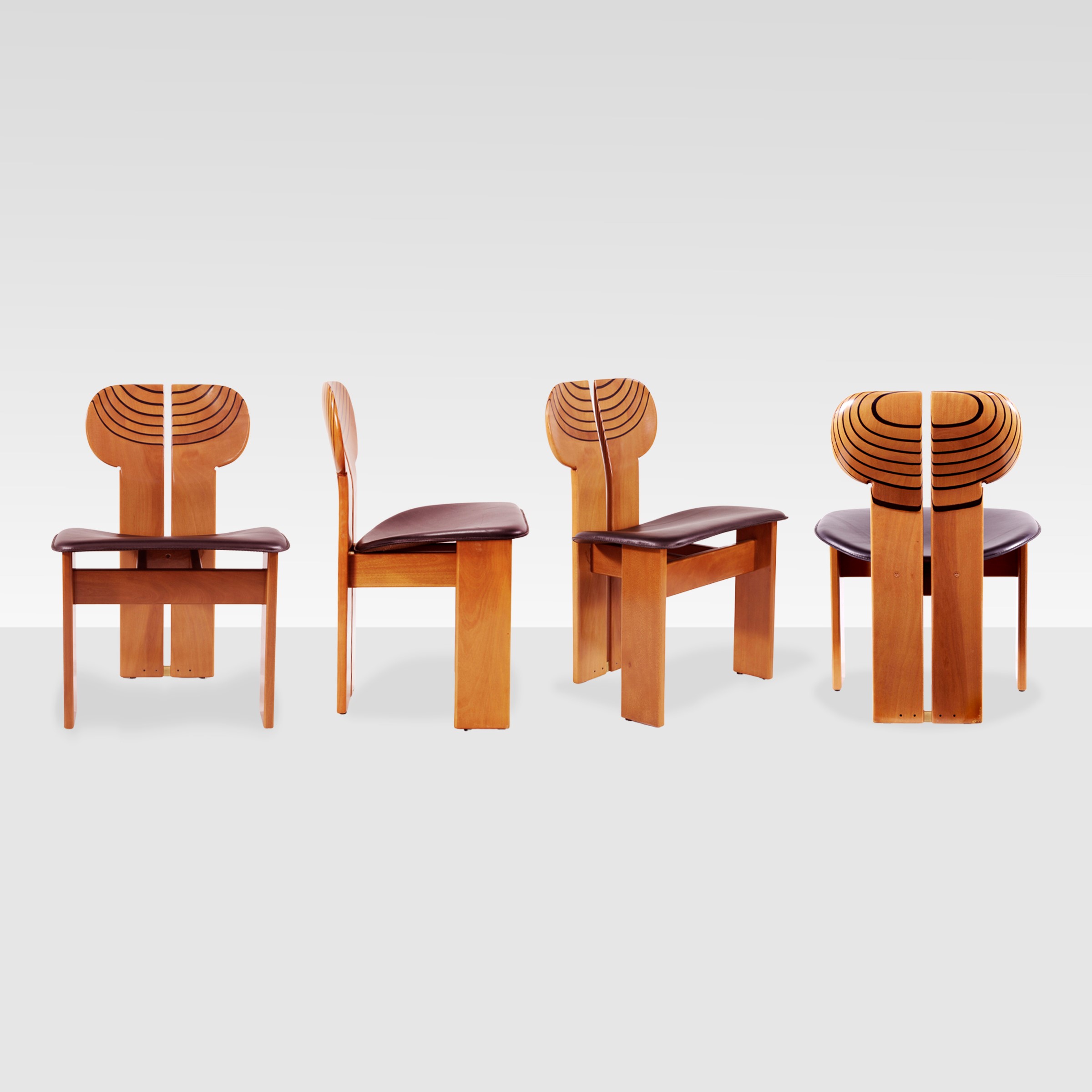 Afra e Tobia Scarpa, Modello Africa, sedie in legno, ottone e pelle imbottita