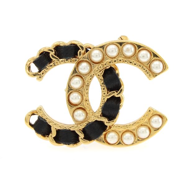 Chanel vintage bijou brooch