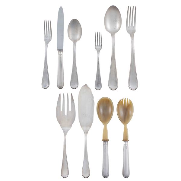 Silver cutlery service (139)