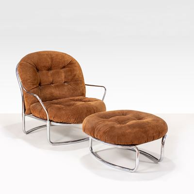 Carlo De Carli, Poltrona mod. 915 con pouf, metallo cromato e tessuto imbottito