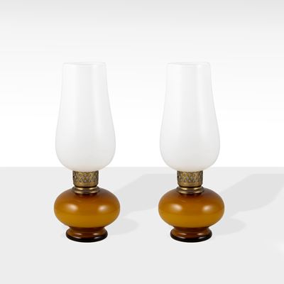 Venini, Coppia di lampade da tavolo in vetro opalino e ottone, Murano, anni '50