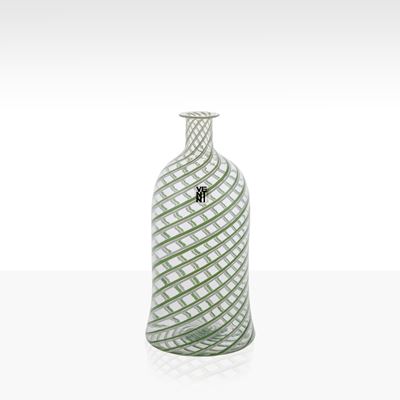 O. Thorssen e B. Karlsson, Vaso a spirale in vetro color lattimo e verde erba, Murano 1974