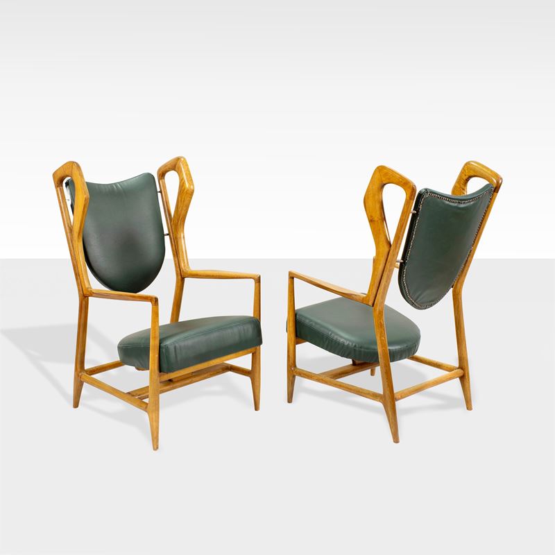 Gio Ponti, Coppia di poltrone mod. Triennale in legno, ottone e tessuto imbottito