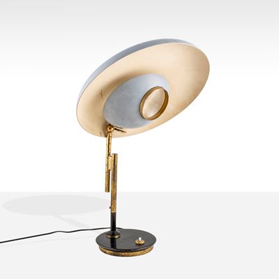 Oscar Torlasco, Lampada da tavolo modello 555, metallo verniciato, vetro trasparente e ottone