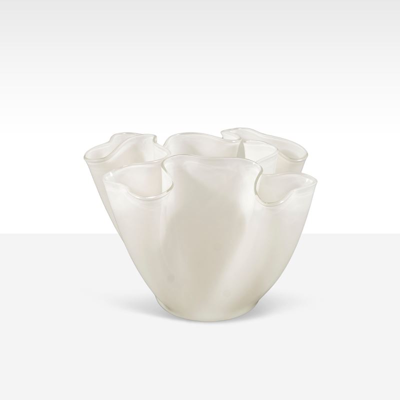Pietro Chiesa, Vaso modello Cartoccio in vetro lattimo