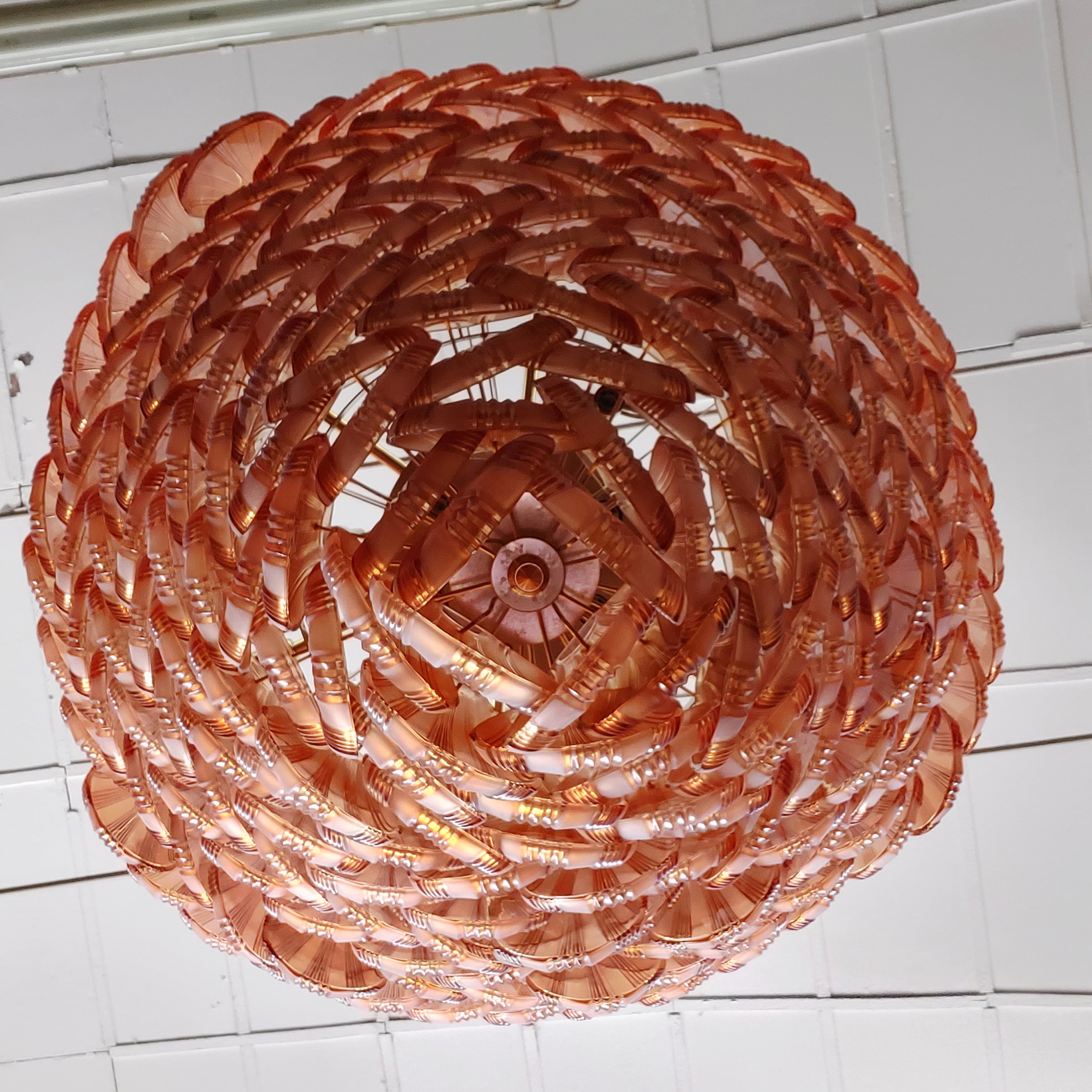 Lampada da soffitto in vetro opalino e vetro colorato, Manifattura italiana