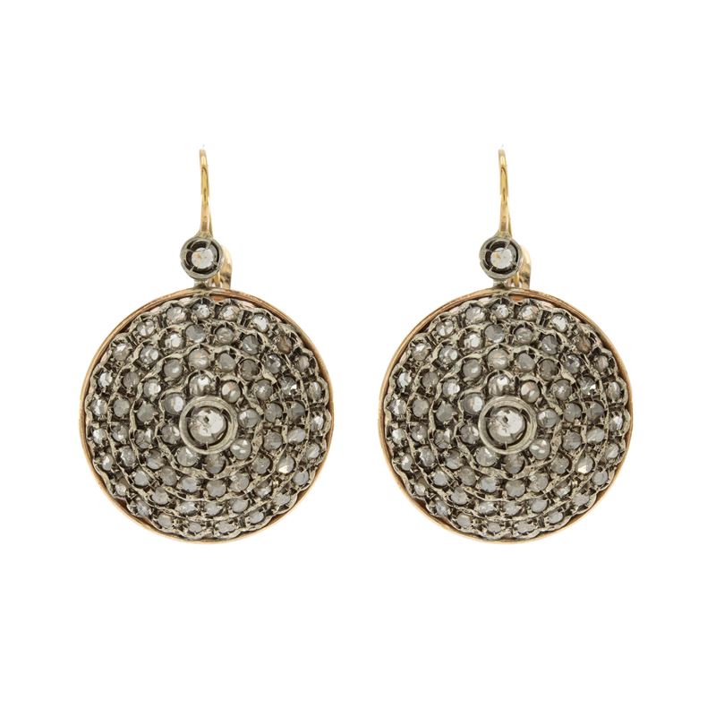 Orecchini a monachina in oro 12kt, argento e rose di diamante