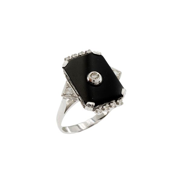 Anello in oro bianco 18kt onice nero e diamanti  - Asta Gioielli e Orologi Web Only - Colasanti Casa d'Aste