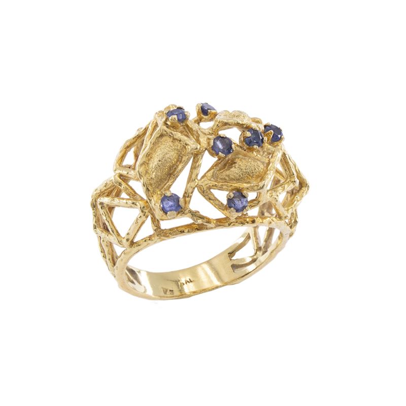 Anello in oro giallo 18kt con zaffiri tondi