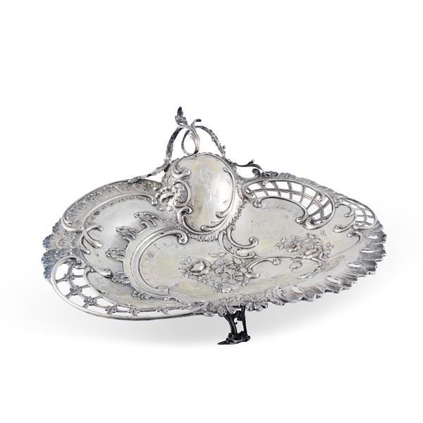 Silver centrepiece  (Austria, 1872)  - Auction Fine Silver and the Art of the Table - Colasanti Casa d'Aste