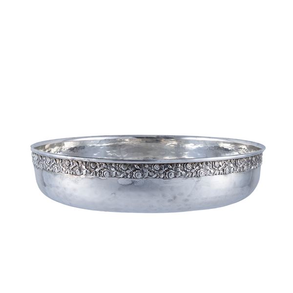 Circular silver centerpiece  (Italy, 20th century)  - Auction Fine Silver and the Art of the Table - Colasanti Casa d'Aste