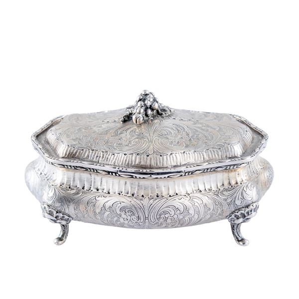 Silver casket  (Italy, 20th century)  - Auction Fine Silver and the Art of the Table - Colasanti Casa d'Aste