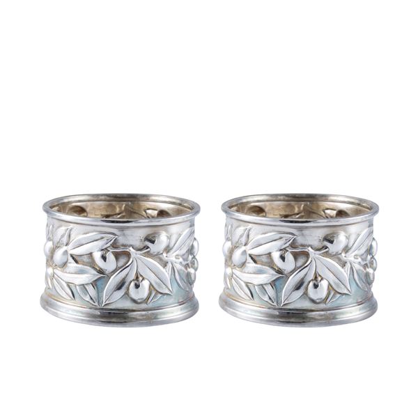 Pair of silver and wood bottle holders  (Italy, 20th century)  - Auction Fine Silver and the Art of the Table - Colasanti Casa d'Aste