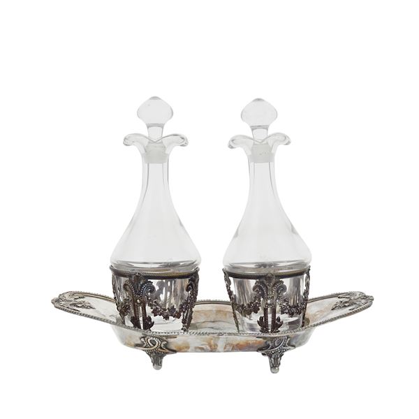 Silver and glass cruet with two ampules