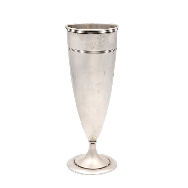 Silver vase  (United States 20th century)  - Auction Fine Silver and the Art of the Table - Colasanti Casa d'Aste