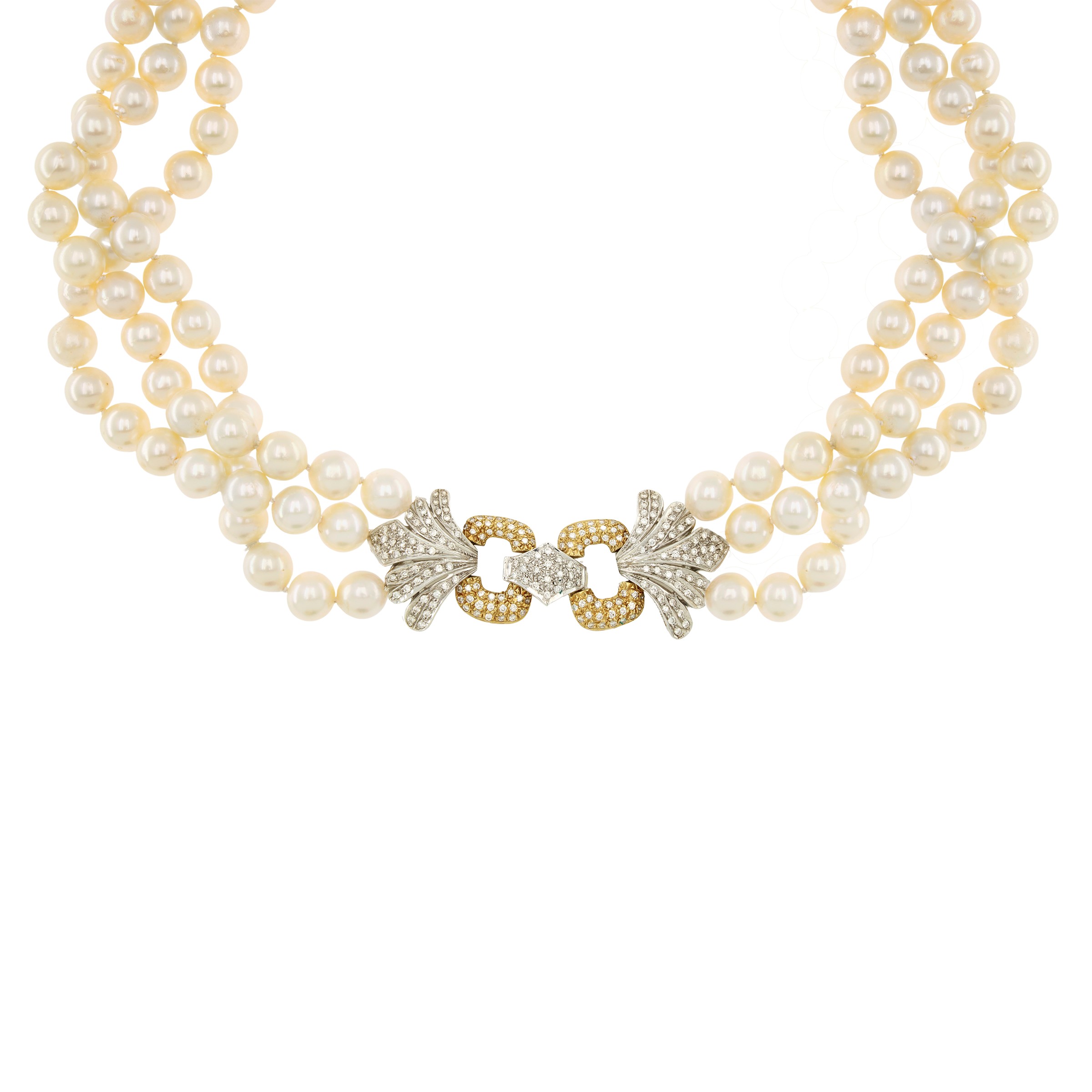 Collana a tre fili di perle coltivate con chiusura centrale