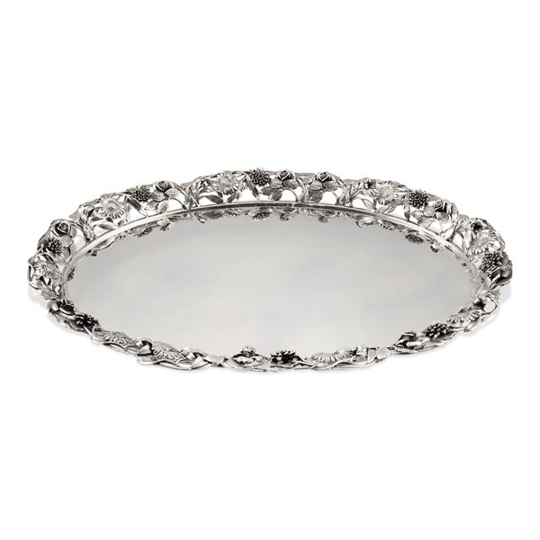 Oval silver tray  (Italy, 20th century)  - Auction Fine Silver and the Art of the Table - Colasanti Casa d'Aste