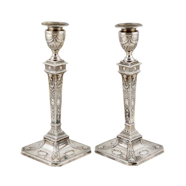 Pair of silver candlesticks  (London, 1902)  - Auction Fine Silver and the Art of the Table - Colasanti Casa d'Aste