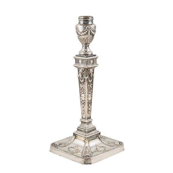 Silver candlestick  (Sheffield, 20th century)  - Auction Fine Silver and the Art of the Table - Colasanti Casa d'Aste