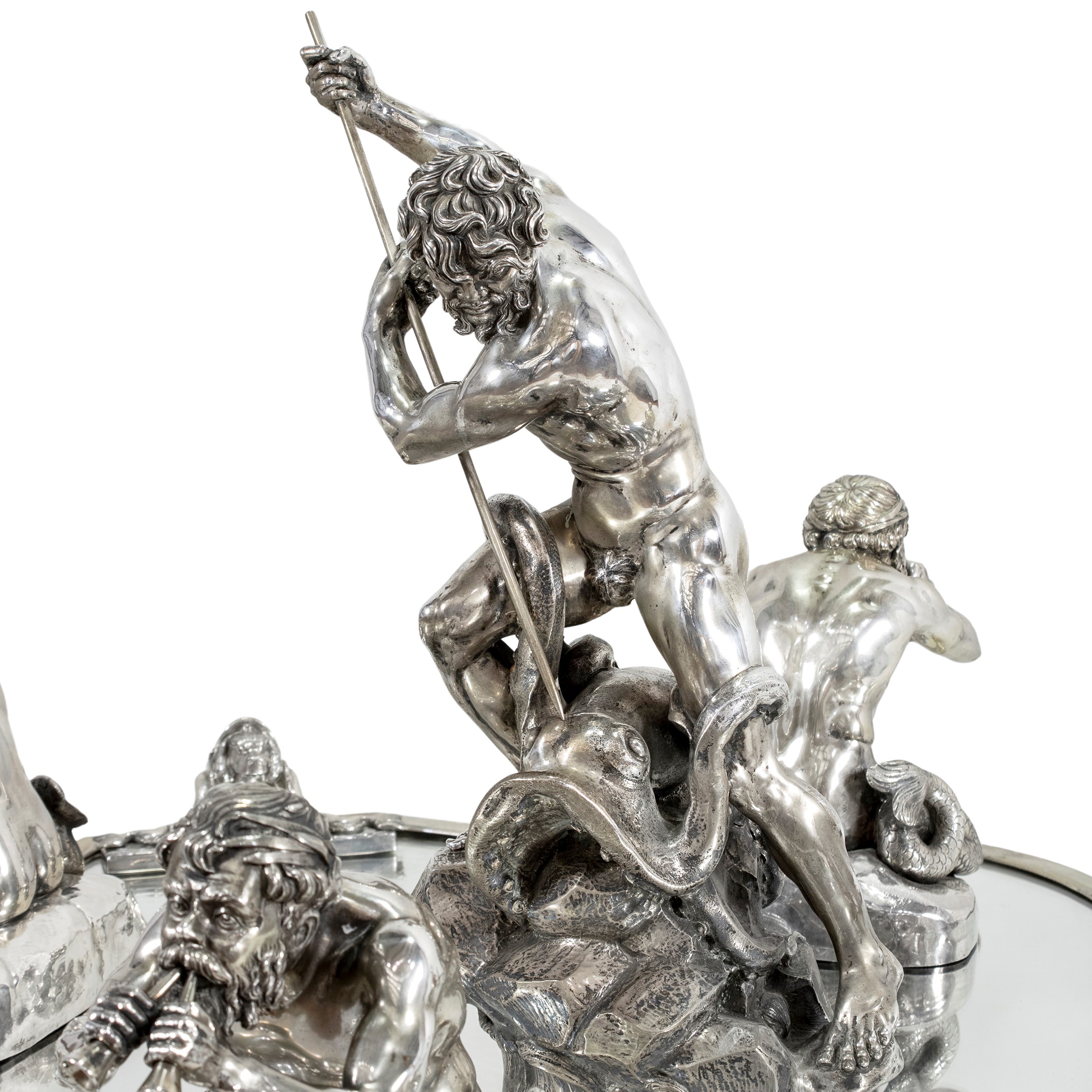 Importante Surtout de table in argento firmato Petochi Roma