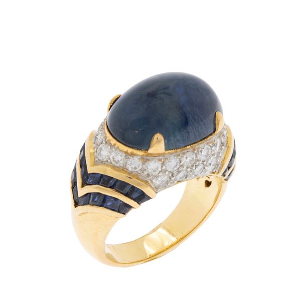 Anello in oro giallo 18kt con zaffiro naturale