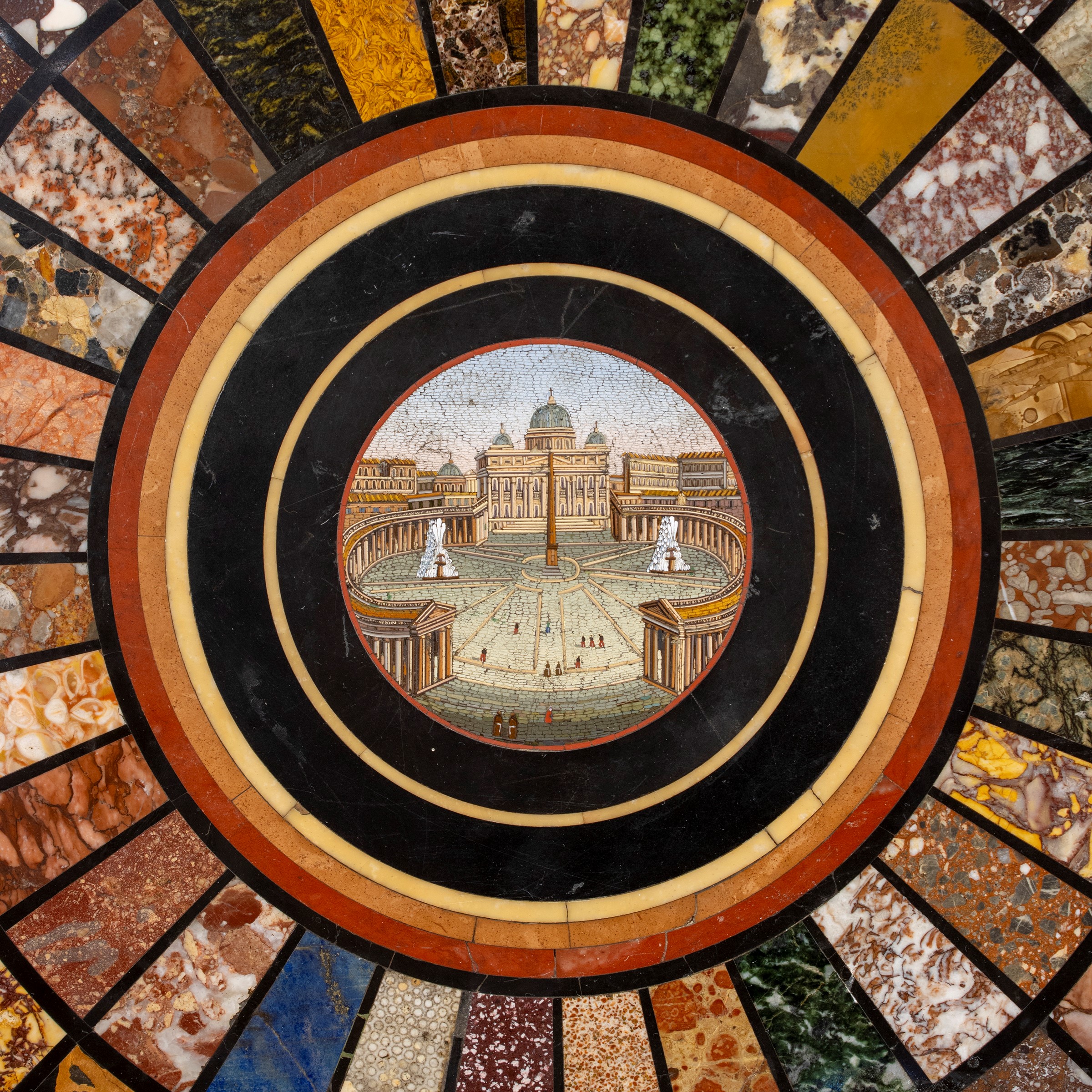 Piano Circolare con Commesso di Marmi Policromi e Micromosaico