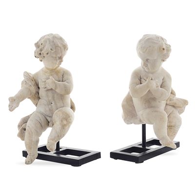 Coppia di Sculture in Marmo Bianco Scolpito