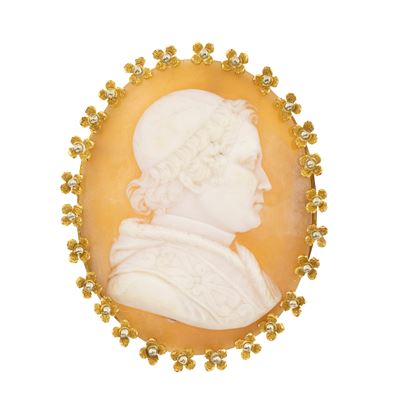 Spilla Pendente in Oro Giallo 18kt con Cammeo Scolpito