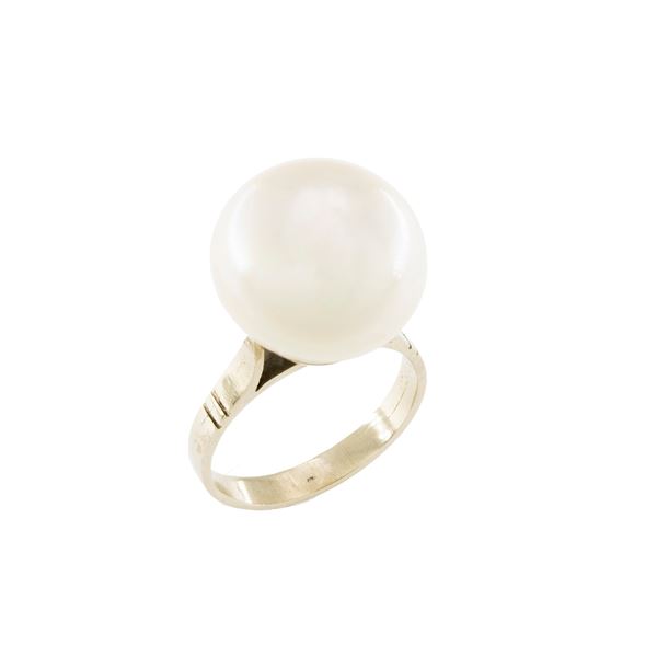 Anello in oro bianco 18kt con perla naturale di acqua salata