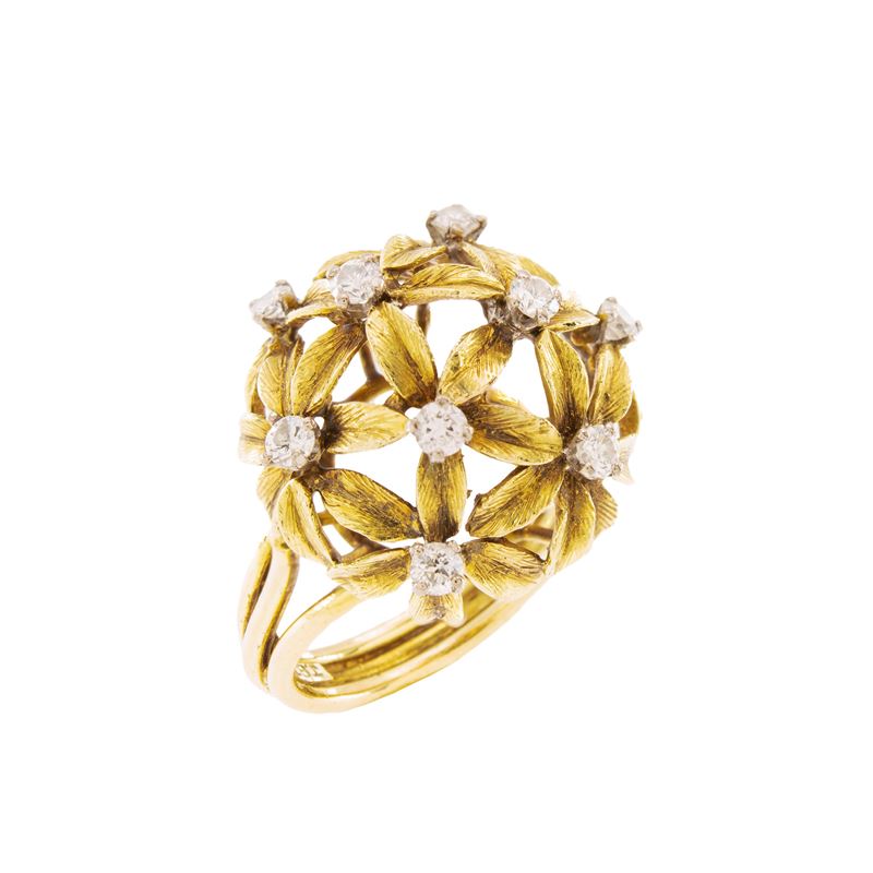 Anello a Motivo Floreale in Oro Giallo 14kt e Diamanti