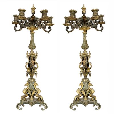 Coppia di Candelabri in Bronzo Dorato e Patinato a Cinque Luci