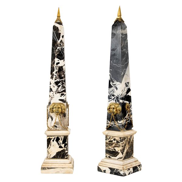 Pair of marble obelisks  (Italy, 20th century)  - Auction Old Master and 19th century Paintings Furniture and Sculptures - Colasanti Casa d'Aste