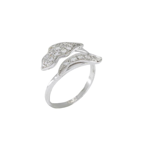 Anello a serpente in oro bianco 18kt e diamanti