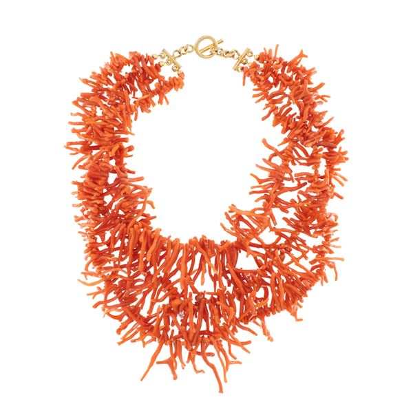 Collana a tre fili di corallo mediterraneo