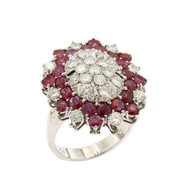 18kt white gold ring with diamonds and rubies