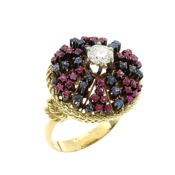Anello a cupola in oro giallo 18kt